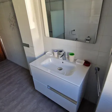Au Premier Etage Dans Maison De Charme Avec Grand Jardin Au Rdc * Banyuls-sur-Mer
