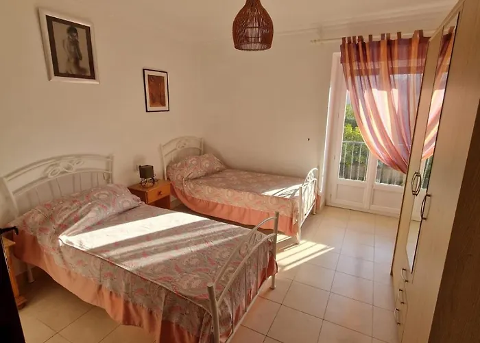 Au Premier Etage Dans Maison De Charme Avec Grand Jardin Au Rdc * Banyuls-sur-Mer