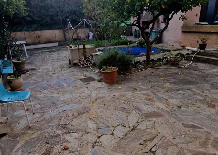 Au Premier Etage Dans Maison De Charme Avec Grand Jardin Au Rdc * Banyuls-sur-Mer