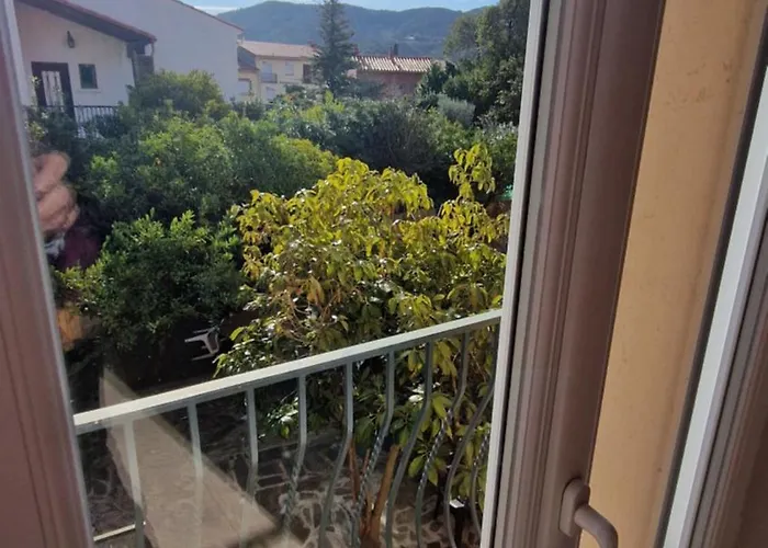 Au Premier Etage Dans Maison De Charme Avec Grand Jardin Au Rdc Banyuls-sur-Mer