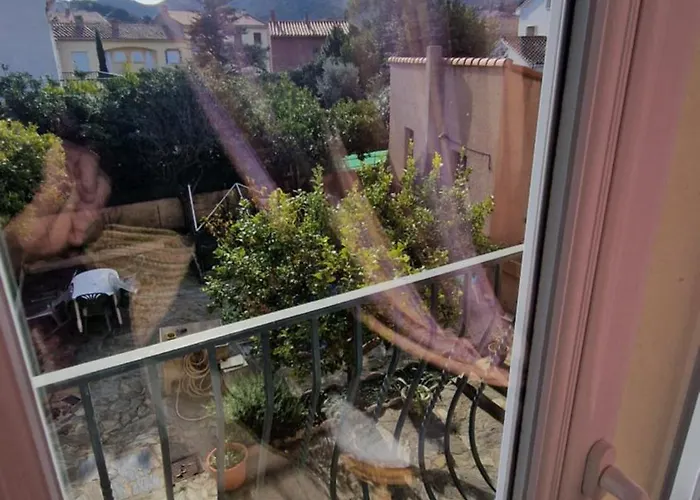Apartmán Au Premier Etage Dans Maison De Charme Avec Grand Jardin Au Rdc
