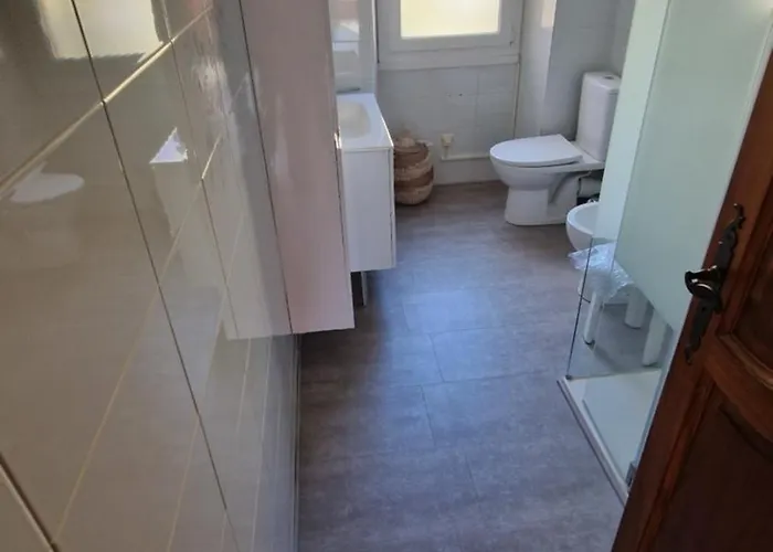 Au Premier Etage Dans Maison De Charme Avec Grand Jardin Au Rdc * Banyuls-sur-Mer